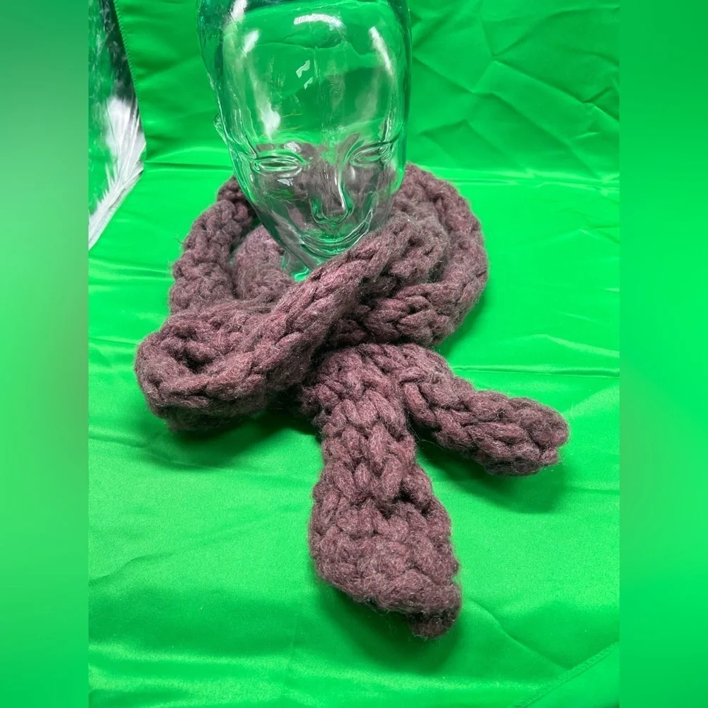 Chunky Knit Scarf in Deep purple - Picture 3 of 4